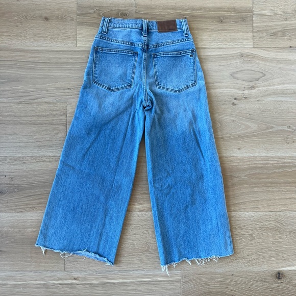 Madewell Wide-Leg Crop Jeans: Button-Front Edition - Picture 2 of 5